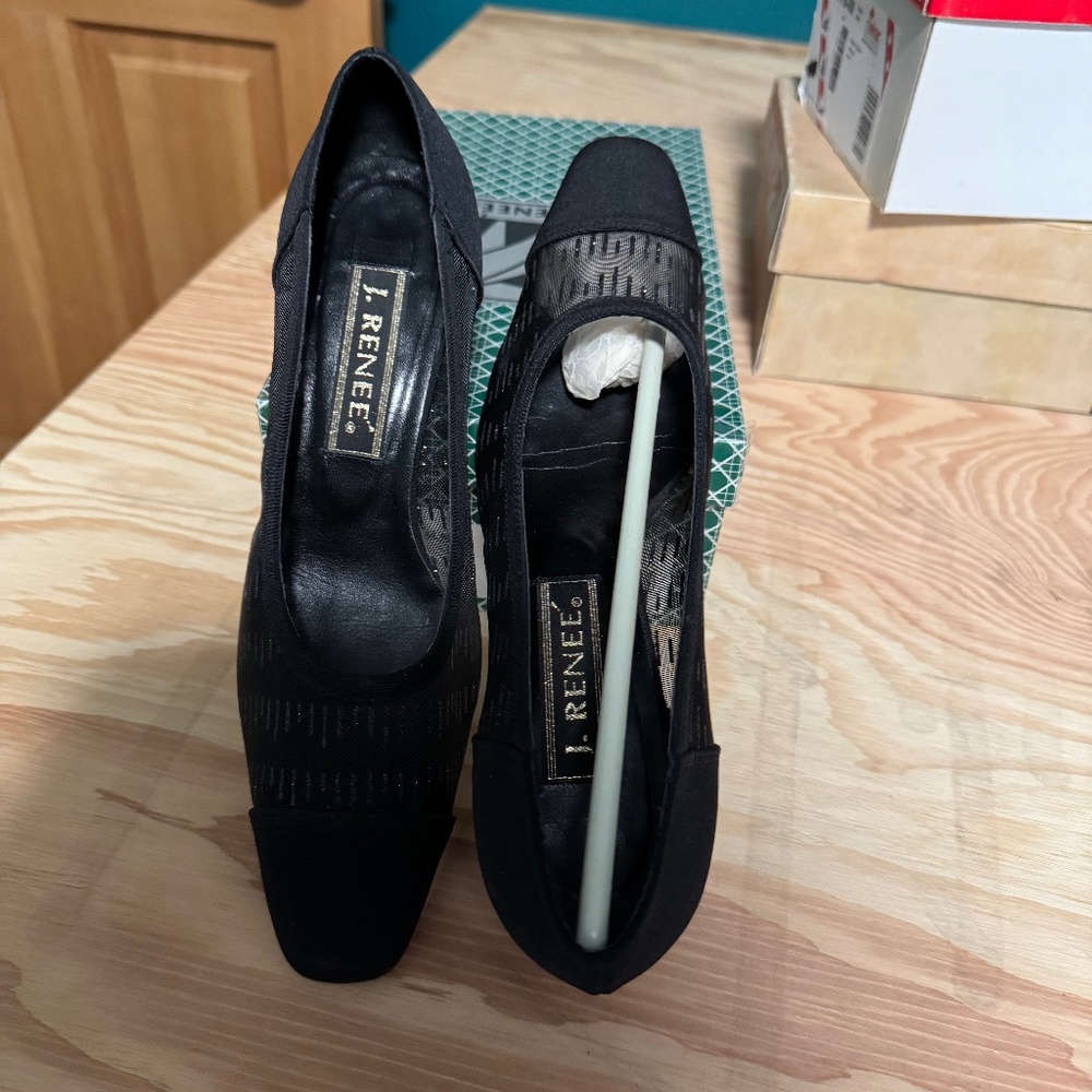 Beautiful black J. Renee  "Averil City lights 8.5 shoes